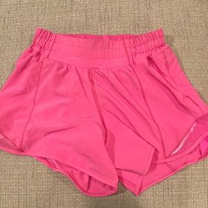 Lululemon sonic pink hotty hots size 2 4”